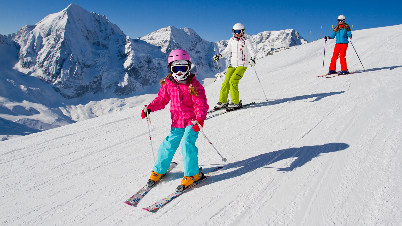 Kids skiing