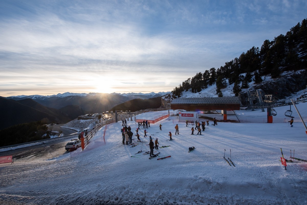 The piste as the sun sets at Arinsal ski resort 